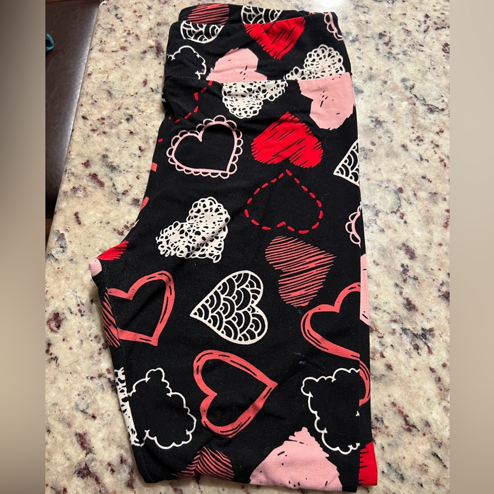 LulaRoe TC Valentine leggings